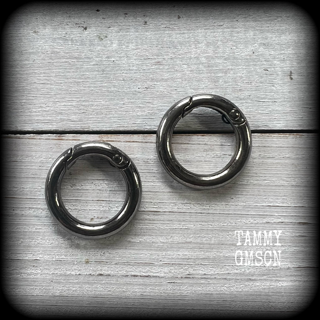 DIY snap rings for tunnel earrings