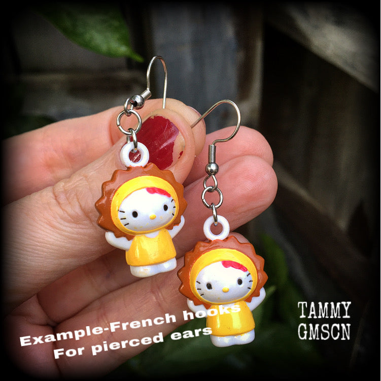 Hello Kitty earrings-Lion earrings