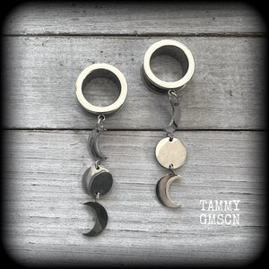 Triple moon tunnel earrings 