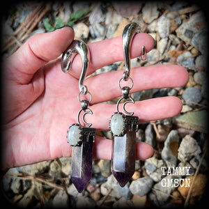 Amethyst jewelry Amethyst ear weights 00 gauge ear weights Ear gauges Amethyst gauged earrings Gemstone tunnel dangles Gemstone ear weights Ear hangers Witchy jewelry Stretched ears 4mm 6mm 8mm 10mm 12mm 14mm 16mm 19mm 22mm 25mm 28mm 30mm Gauges