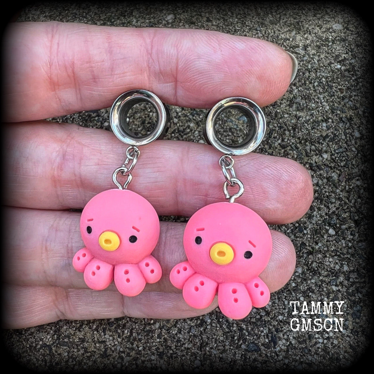 Kawaii octopus tunnel earrings