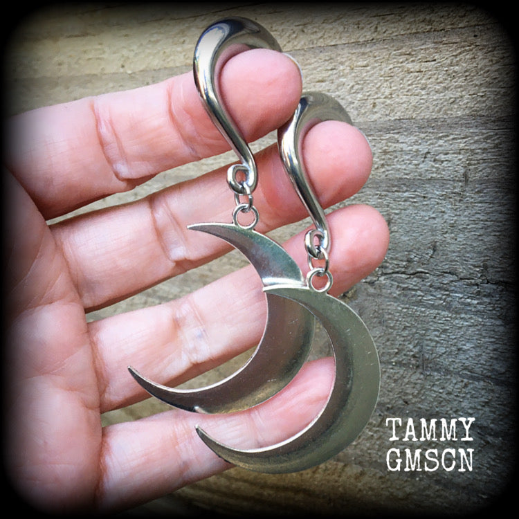 These gorgeously witchy antique silver 'Crescent moon' gauged earrings feature a classic antique silver crescent moon, measuring just under 8cms from tip to tip, and weighing approx 15 grams each.

This pair has been made on 0 gauge (8mm) surgical steel half curl hooks, to be worn in stretched lobes.