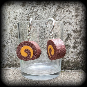 Sponge cake gauged earrings