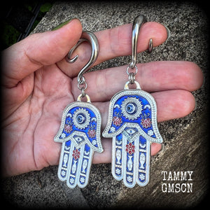 These gorgeous antique silver and enamel hamsa hand gauged earrings weigh approx 17 grams each, and measure just on 9cms from tip to tip, nice and dangly.

This pair have been made on 2 gauge (6mm) surgical steel full curl hooks, to be worn in stretched lobes.