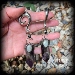 Amethyst jewelry Amethyst ear weights 00 gauge ear weights Ear gauges Amethyst gauged earrings Gemstone tunnel dangles Gemstone ear weights Ear hangers Witchy jewelry Stretched ears 4mm 6mm 8mm 10mm 12mm 14mm 16mm 19mm 22mm 25mm 28mm 30mm Gauges