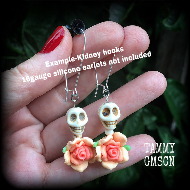 Day of the Dead earrings Skull earrings Rose earrings Los Muertos earrings Halloween earrings Rockabilly earrings Pierced ears Ear gauges Day of the dead jewellery Halloween jewelry Horror punk Skull jewelry Gothic jewelry Santeria Mexican jewelry 