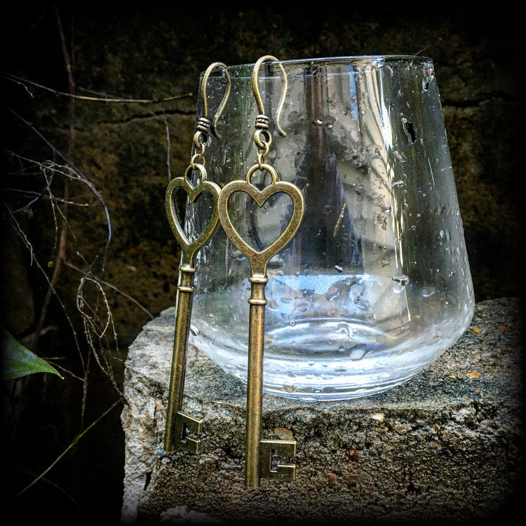 Heart key earrings-Ear hangers