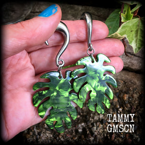 Monstera leaf gauged earrings Palm leaf ear weights 0 gauge ear weights Ear hangers Body jewelry 6g 2g 0g 00g 1/2" 9/16" 5/8" 3/4" 7/8" 1" 1.10" 1.18" Pagan Witchy Cottagecore Whimsigoth Goblincore Beach wedding Ear gauges