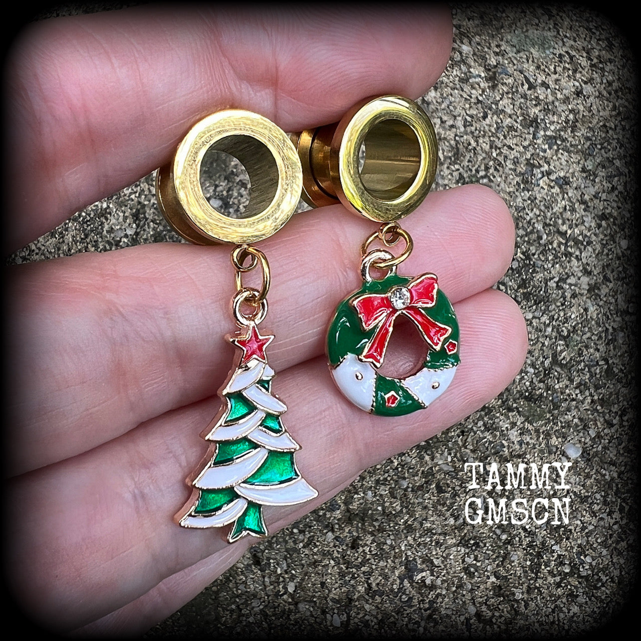 Christmas tree and wreath tunnel earrings