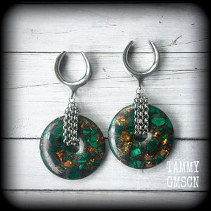 These ear weights feature beautiful big green malachite and bronzite donut gemstones enclosed in triple stainless steel chains, weighing approx 46 grams each and measuring just on 10 cms. This pair has been made with 25mm cradles.