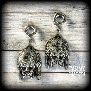 Predator earrings Predator ear weights Alien Vs Predator Aliens Alien ear weights Gauged earrings Gauged ears Stretched ears Ear gauges Ear hangers Sci fi Science fiction Scuence fantasy 4mm 6mm 8mm 10mm 12mm 14mm 16mm 19mm 22mm 25mm 28mm 30mm 