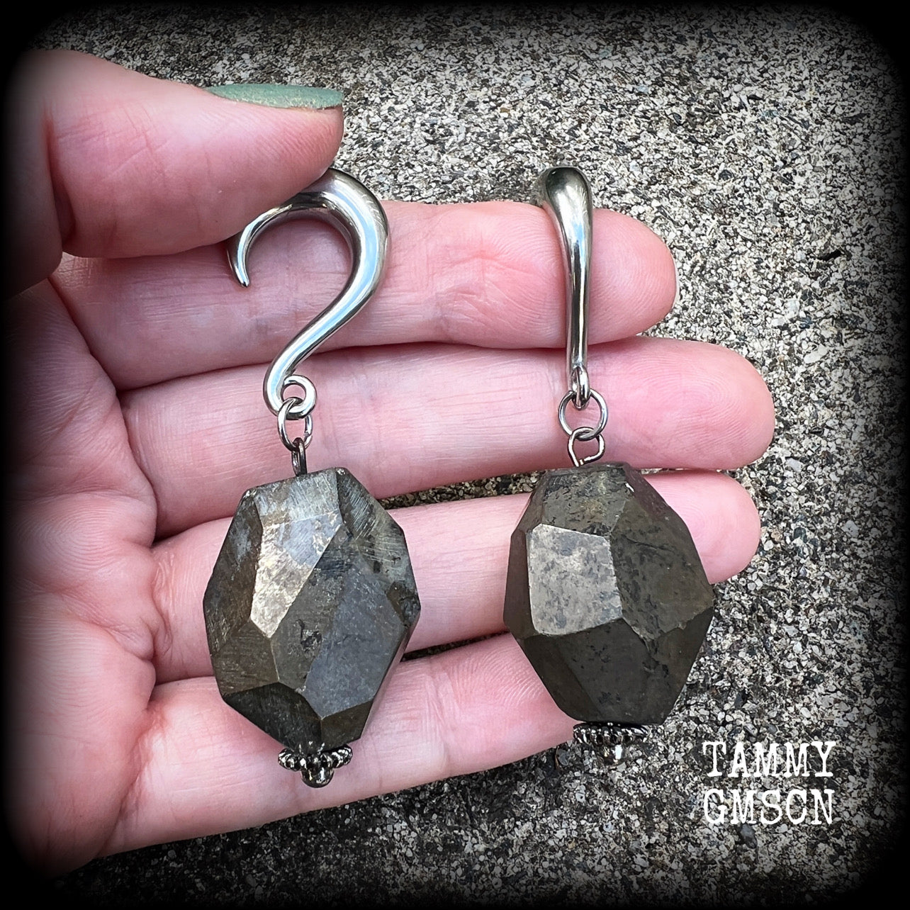 Pyrite ear weights 2 gauge ear weights 6mm earrings Gemstone earrings Ear hangers Ear gauges Ear jewelry Stretched ears Stretched lobes Gauged ears Gauged earrings Tribal ear weights Moss goth 4mm 6mm 8mm 10mm 12mm 14mm 16mm 19mm 22mm 25mm 28mm 30mm 