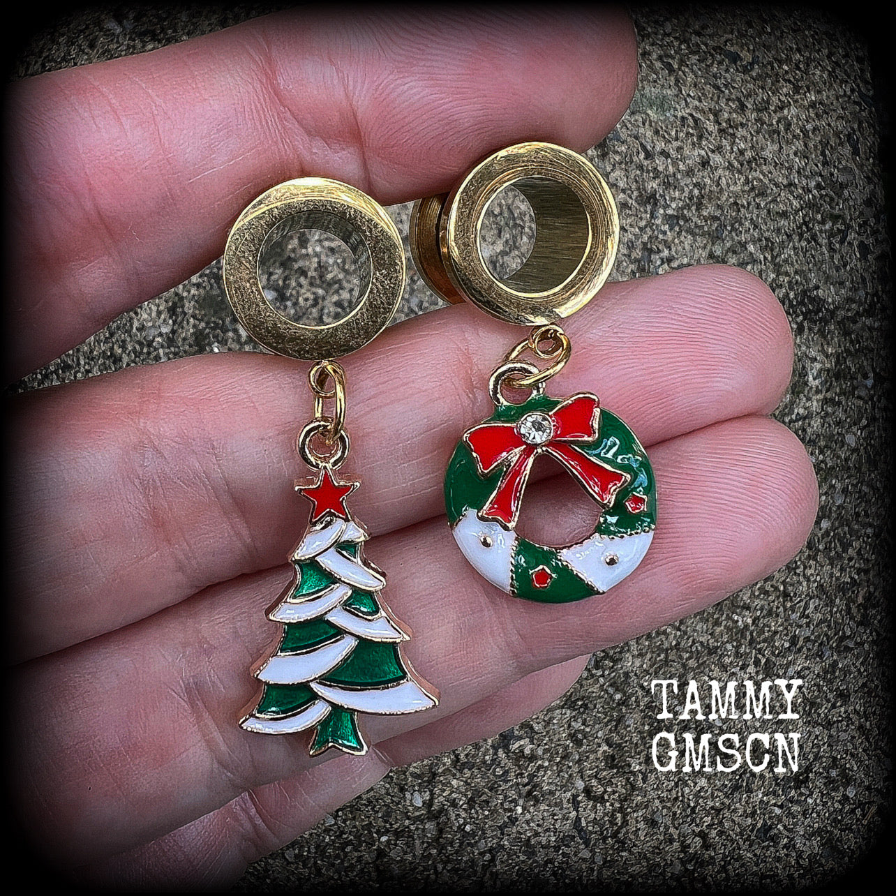 Christmas tree and wreath tunnel earrings