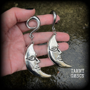 Esoteric crescent moon earrings-Gauged earrings