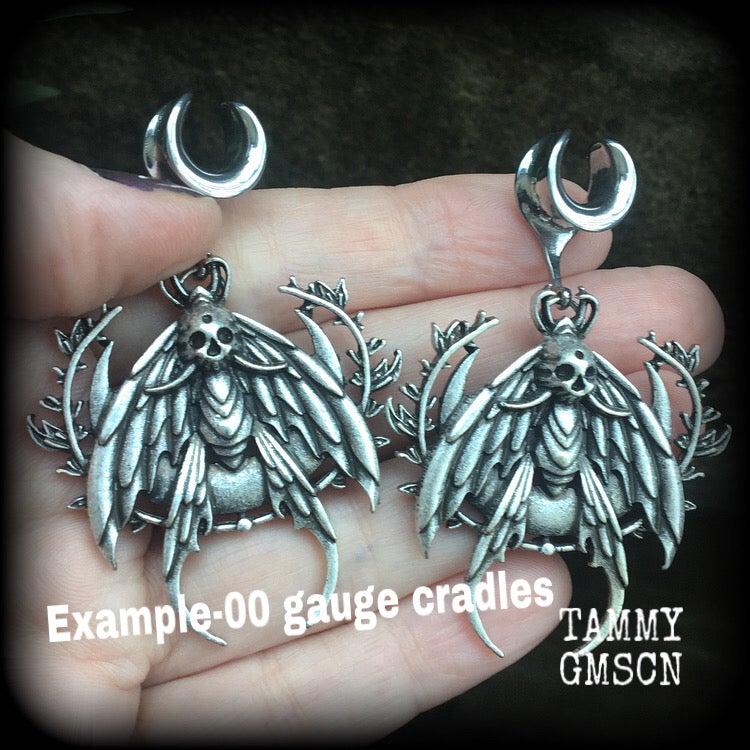 Deathshead moth ear hangers Moth ear weights 1.18 gauged earrings Insect ear weights Bugs ear gauges Entomology Stretched lobes Stretched ears Gauged ears Cottagecore Fairycore Forestcore 4mm 6mm 8mm 10mm 12mm 14mm 16mm 19mm 22mm 25mm 28mm 30mm