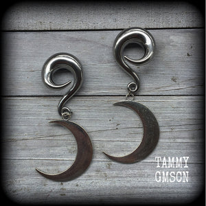 Crescent moon gauged earrings