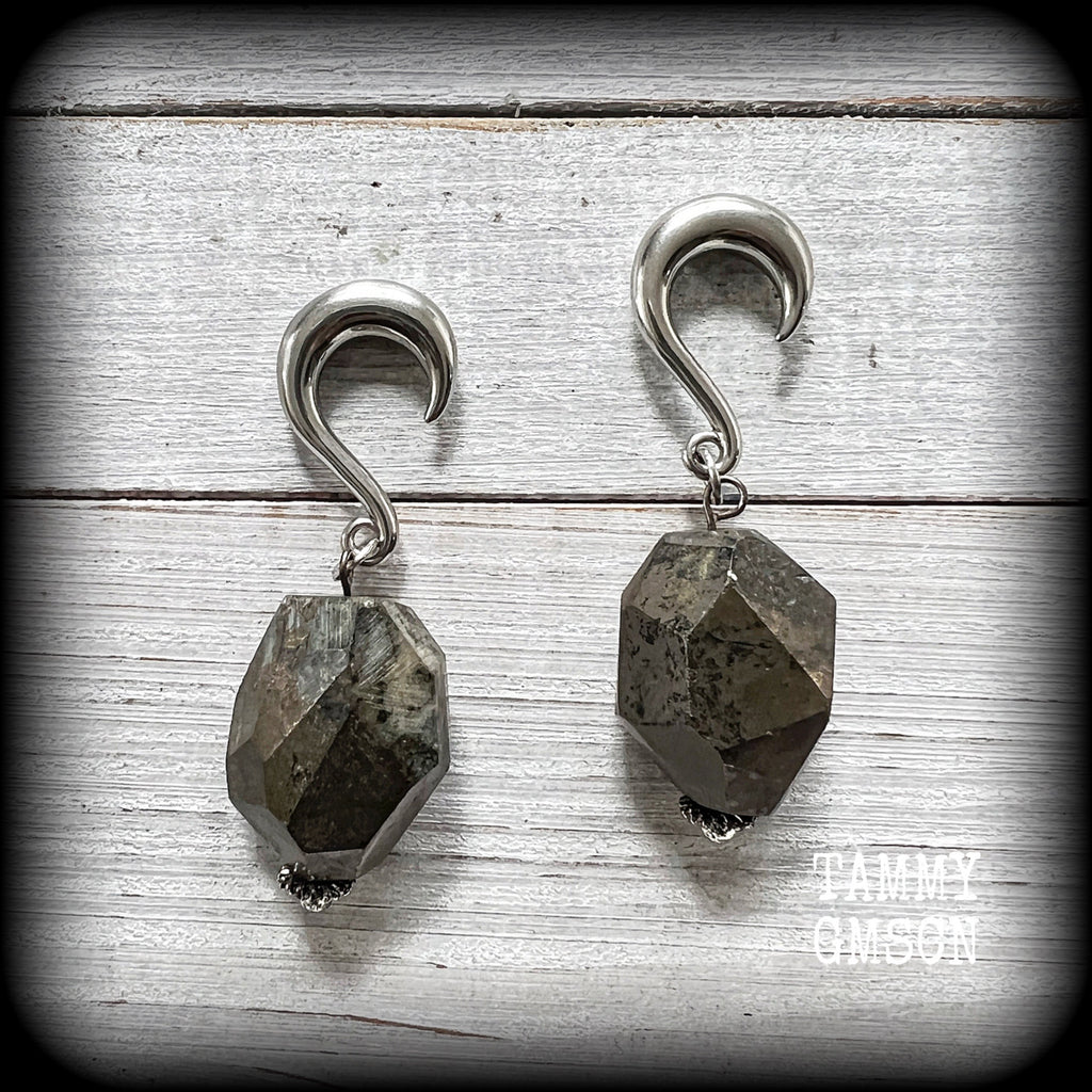 Pyrite ear weights 2 gauge ear weights 6mm earrings Gemstone earrings Ear hangers Ear gauges Ear jewelry Stretched ears Stretched lobes Gauged ears Gauged earrings Tribal ear weights Moss goth 4mm 6mm 8mm 10mm 12mm 14mm 16mm 19mm 22mm 25mm 28mm 30mm 