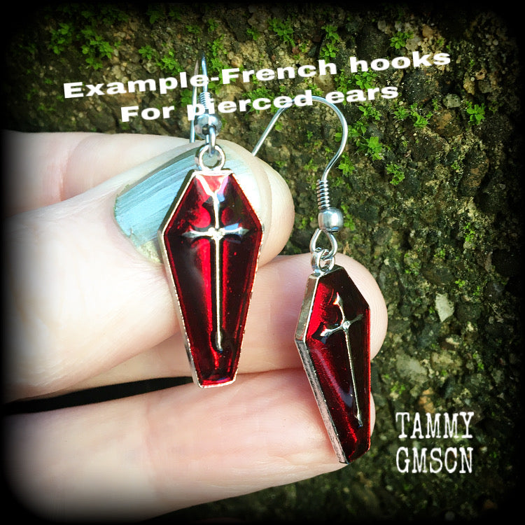 Coffin earrings Red coffin earrings Gothic earrings Halloween earrings Casket earrings Gothic earrings Halloween jewelry Halloween jewellery Ear gauges Pierced Body jewelry Ear jewelry Spooky cute Horrorpunk earrings Horrorpunk jewellery Ear gauges