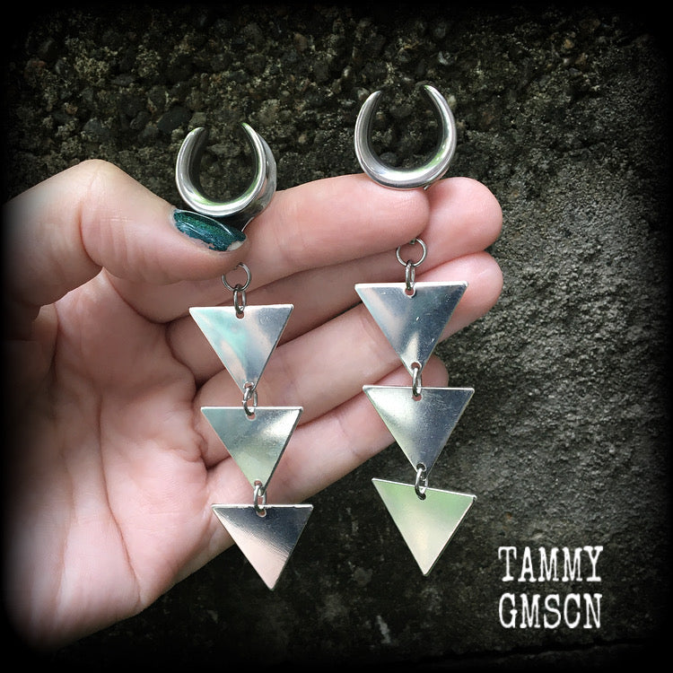 Triple triangle gauged earrings