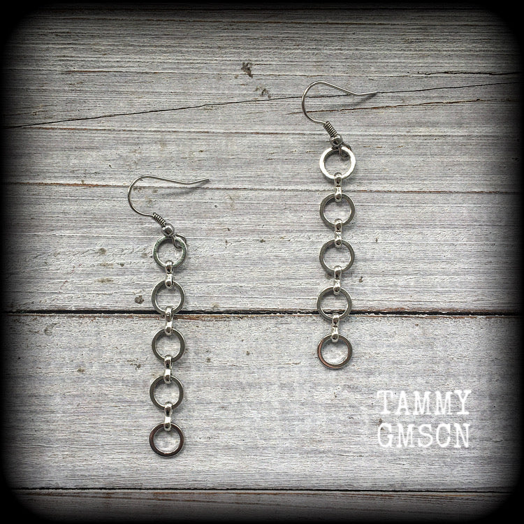 Silver circle earrings-Geometric earrings