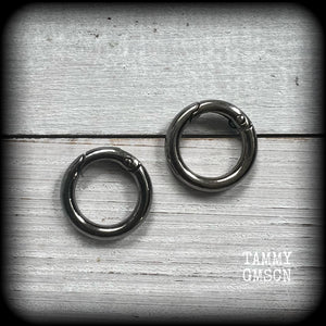 DIY snap rings for tunnel earrings