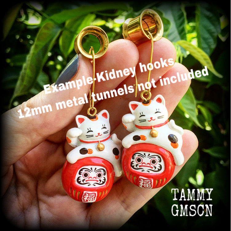 Maneki Neko earrings Happy Cat earrings Japanese cat earrings Daruma earrings Japanese jewelry Beckoning Cat Kawaii earrings Pierced ears