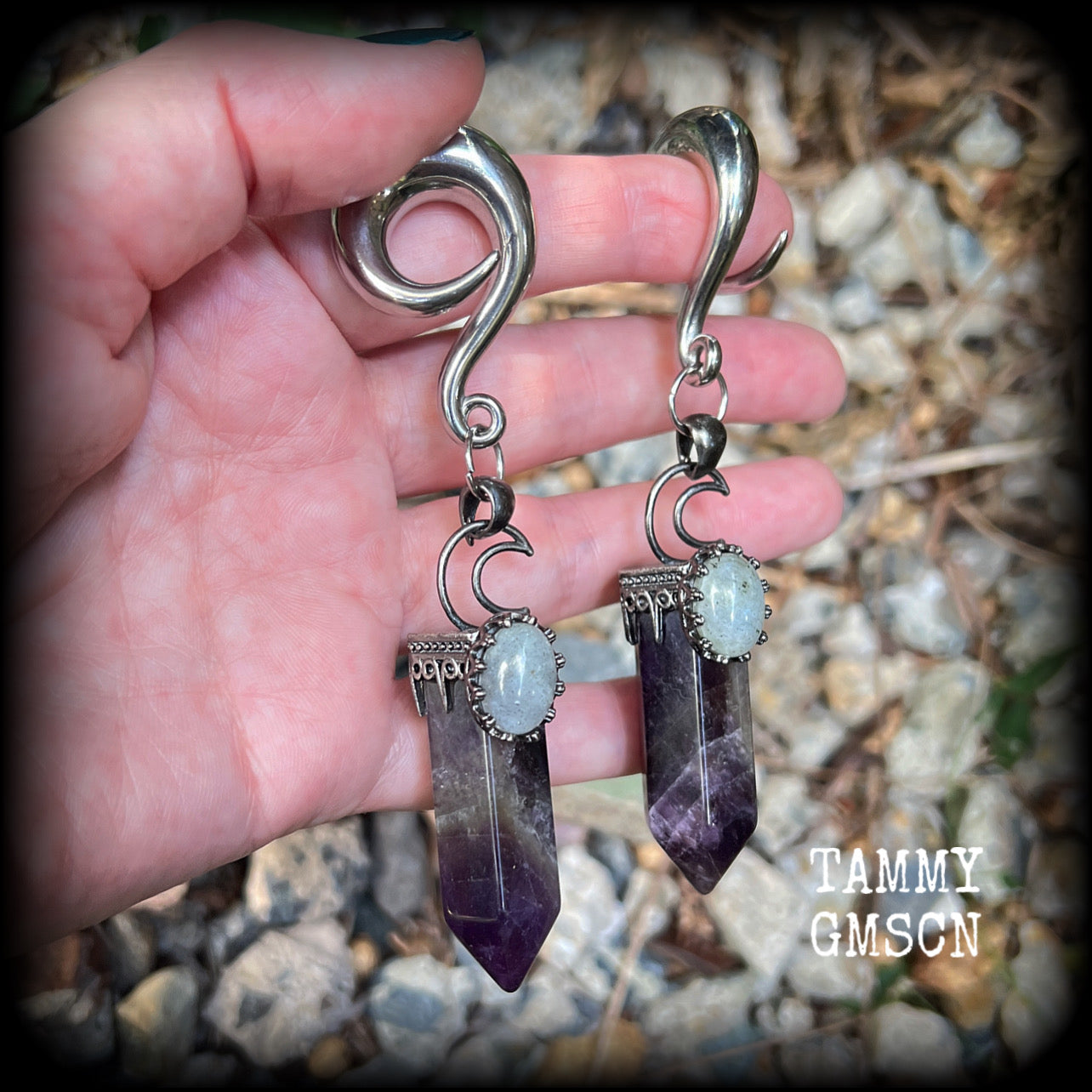 Amethyst jewelry Amethyst ear weights 00 gauge ear weights Ear gauges Amethyst gauged earrings Gemstone tunnel dangles Gemstone ear weights Ear hangers Witchy jewelry Stretched ears 4mm 6mm 8mm 10mm 12mm 14mm 16mm 19mm 22mm 25mm 28mm 30mm Gauges