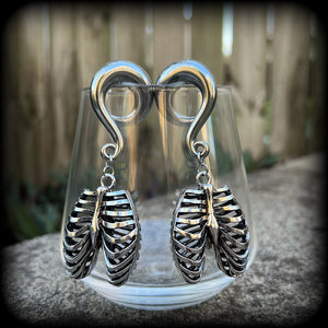 Ribcage gauged earrings