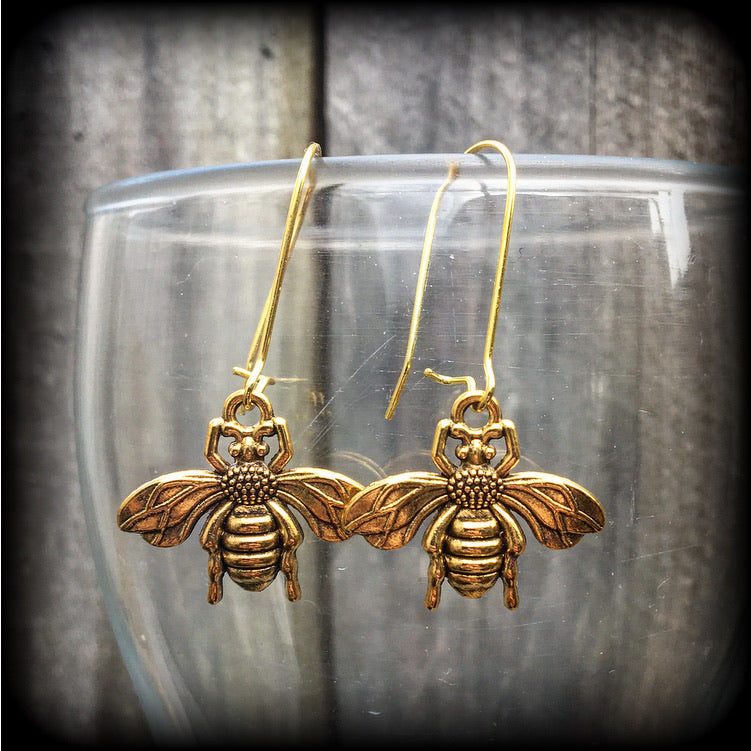 Bee earrings Insect earrings Bee jewelry Beehive earrings Insects jewellery Bugs earrings Pierced ears Tunnel dangles Ear gauges Bees Earrings for pierced ears and stretched lobes Entomology Cottagecore Bee keeping supplies
