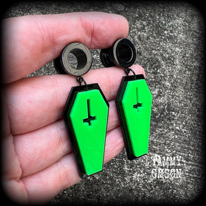 Coffin gauged earrings Coffin tunnel dangles 00 gauge gauged earrings Halloween plugs Horrorpunk earrings Cyberpunk earrings Horror movie Stretched ears Gauged ears Samhain Body jewelry Stretched lobes 6mm 8mm 10mm 12mm 14mm 16mm 19mm 22mm 25mm