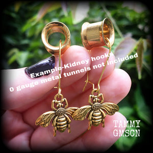 Bee earrings Insect earrings Bee jewelry Beehive earrings Insects jewellery Bugs earrings Pierced ears Tunnel dangles Ear gauges Bees Earrings for pierced ears and stretched lobes Entomology Cottagecore Bee keeping supplies
