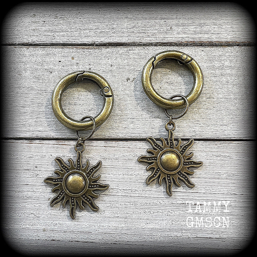 Sol Invictus hoop earrings-Tunnel friendly earrings