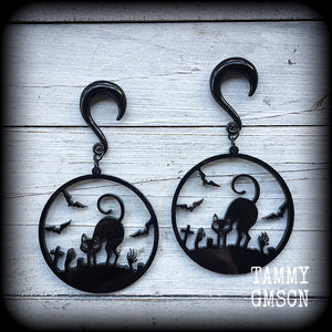 Zombie cat halloween earrings 2 gauge ear weights Cemetery gates Black cat ear weights Black bat ear gauges Horror punk Horror Movie Zombie movie 6g 2g 0g 00g 11/2 9/16 5/8 3/4 7/8 1" 1.10" 1.18" Zombie earrings 4mm 6mm 8mm 10mm 12mm 14mm 16mm 19mm