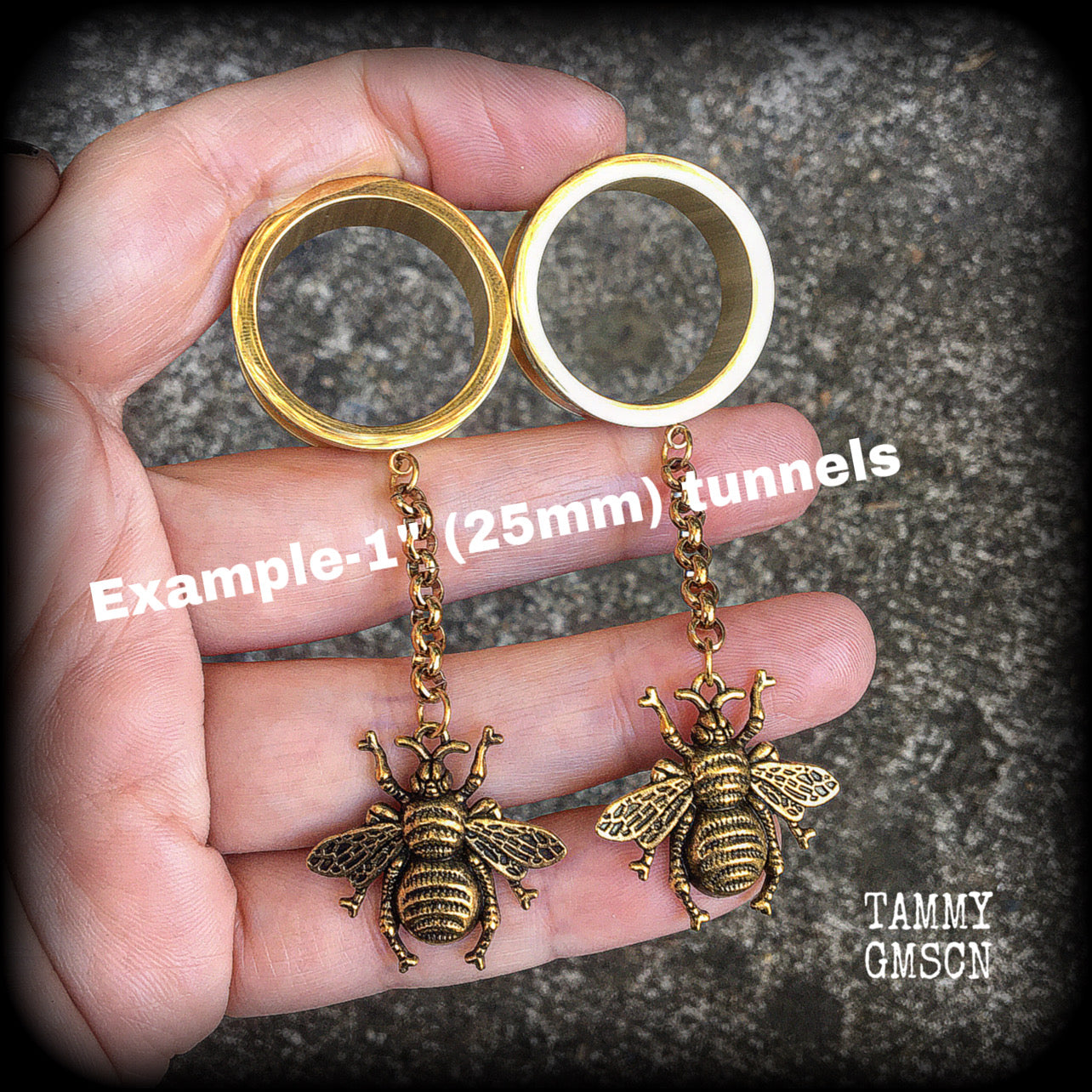 Bee tunnel dangles 19mm tunnel earrings Bee ear gauges Bee earrings Insects Bugs Body jewelry 2g 0g 00g 1/2" 9/16" 5/8" 3/4" 7/8" 1" 1.10"  Stretched ears Stretched lobes Gauged ears Gauged earrings Plugs plug dangles Tunnels