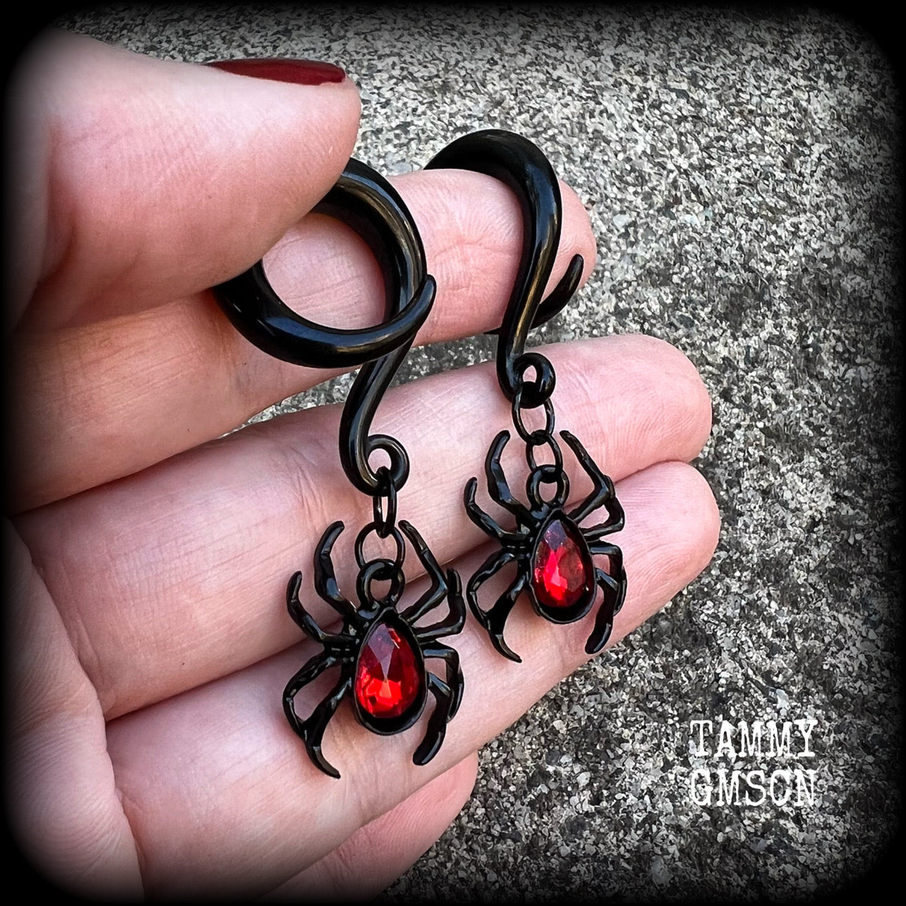 Redback spider earrings-Insect gauged earrings