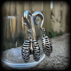 Ribcage gauged earrings