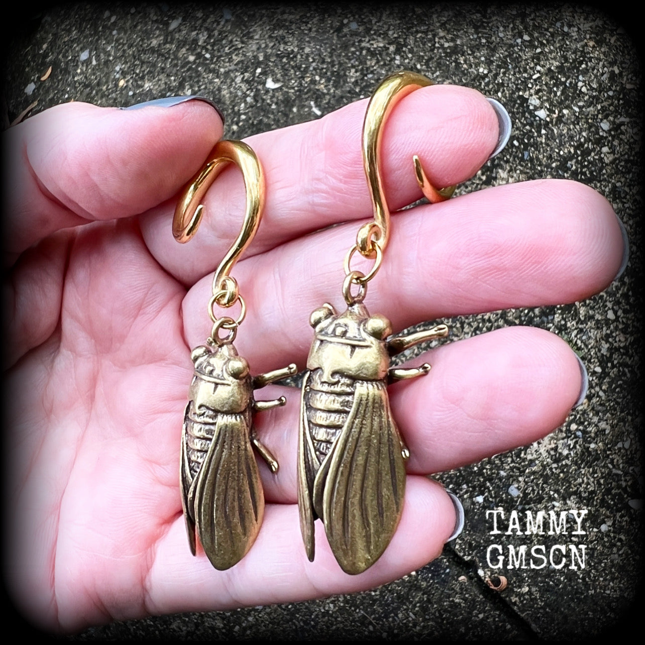 Brass cicada ear weights Insect ear weights 6 gauge ear weights Ear hangers Stretched lobes 6g 2g 0g 00g 1/2” 9/16” 5/8” 3/4” 7/8” 1” 1.10” Body jewellery Gauged ears Gauged earrings