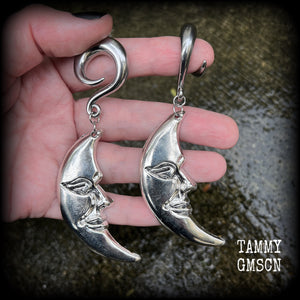 Esoteric crescent moon earrings-Gauged earrings