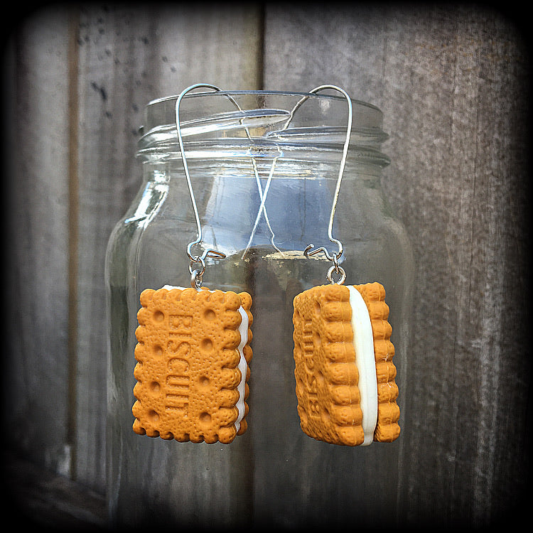 Biscuit earrings-Cream biscuit earrings