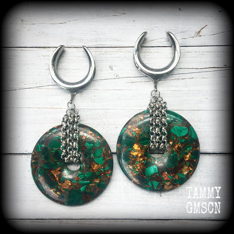 These ear weights feature beautiful big green malachite and bronzite donut gemstones enclosed in triple stainless steel chains, weighing approx 46 grams each and measuring just on 10 cms. This pair has been made with 25mm cradles.