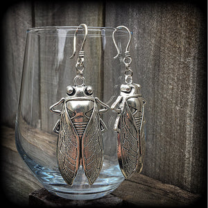 Antique silver cicada earrings-Ear hangers