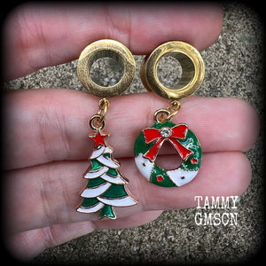 Christmas tree and wreath tunnel earrings