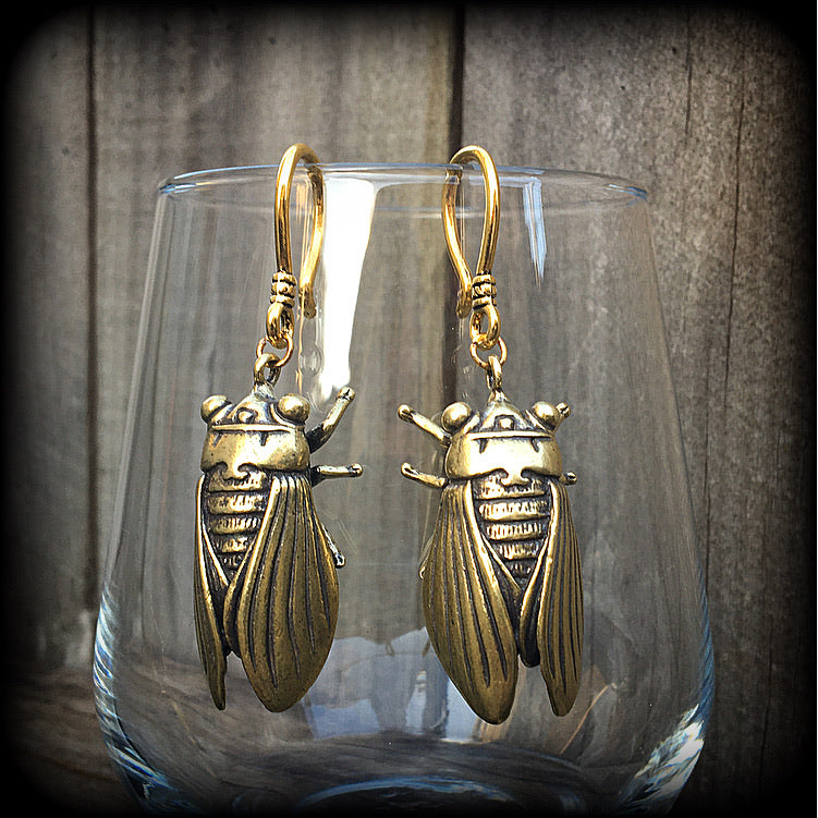 Locust earrings Cicada earrings Bugs earrings Locust earrings Insect earrings Pierced ears Ear hangers Stretched lobes Gauged earrings Moss goth Cottagecore Entomology Curiosities