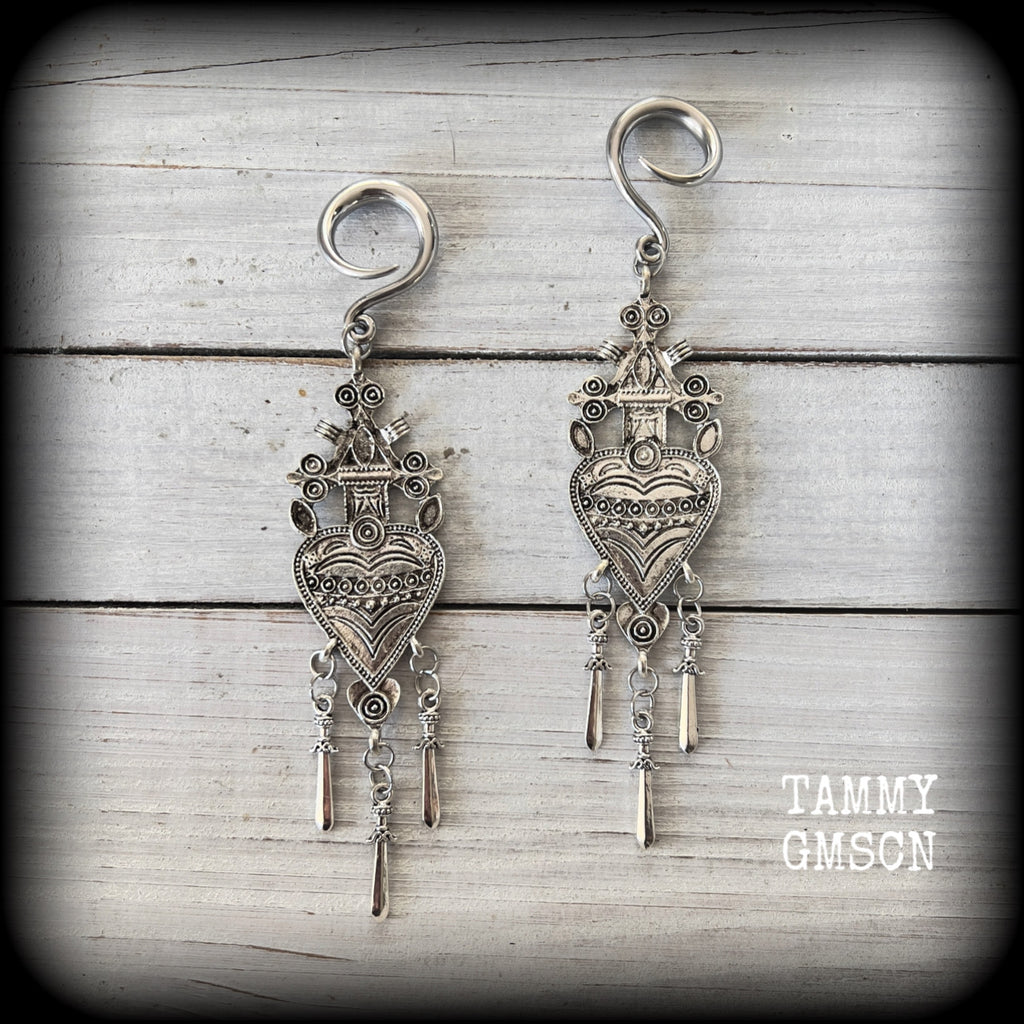 Tarot card ear hangers Three of swords earrings 6 gauge ear weights Body jewelry Stretched lobes Gauges 6g 2g 0g 00g 1/2 9/16 5/8 3/4 7/8 1" 1.10" 1.18" Stretched ears Stretched lobes gauged ears gauged earrings Tarot jewellery Occult jewelry Waite