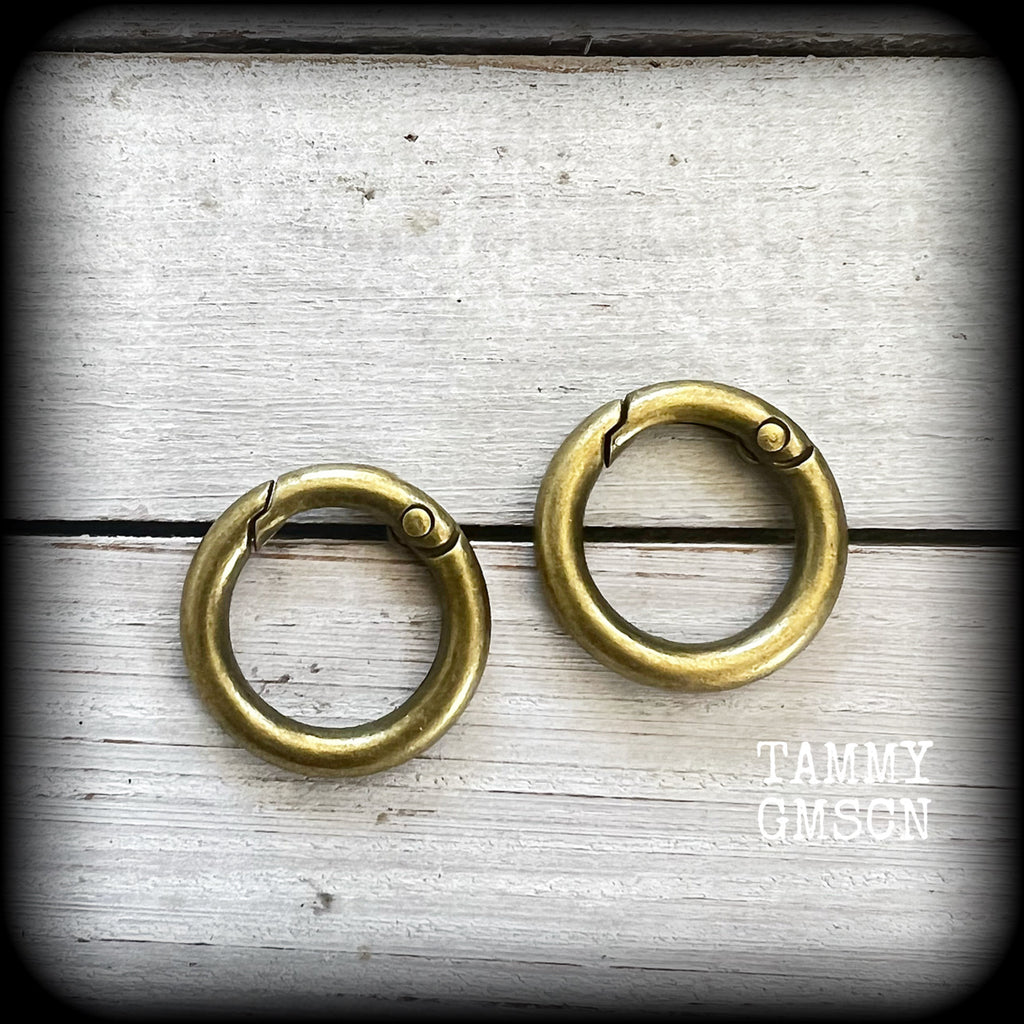 DIY snap rings for tunnel earrings