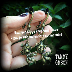 2 gauge ear hangers 