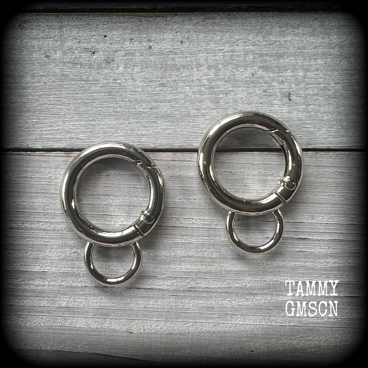 DIY snap rings for tunnel earrings