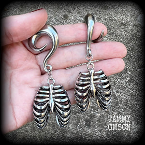 Ribcage gauged earrings