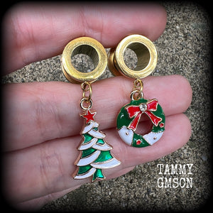 Christmas tree and wreath tunnel earrings