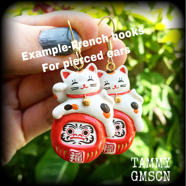 Maneki Neko earrings Happy Cat earrings Japanese cat earrings Daruma earrings Japanese jewelry Beckoning Cat Kawaii earrings Pierced ears